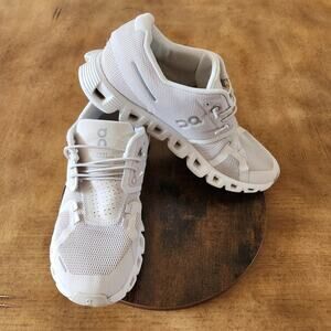 On Cloud Women Cloud 5 Shoes 6.5 Pearl White Sneakers Running Sightseeing Travel